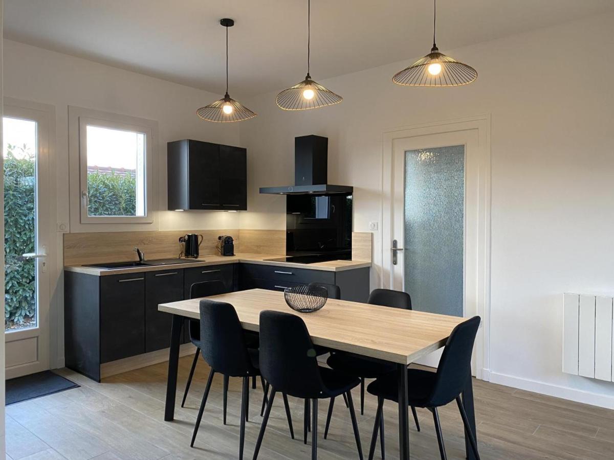 Pavillon Renove Avec Jardin Arbore, Proche Centre-ville, Veranda, Parking, Wifi, Ideal Familles - Fr-1-489-417 Holiday home *