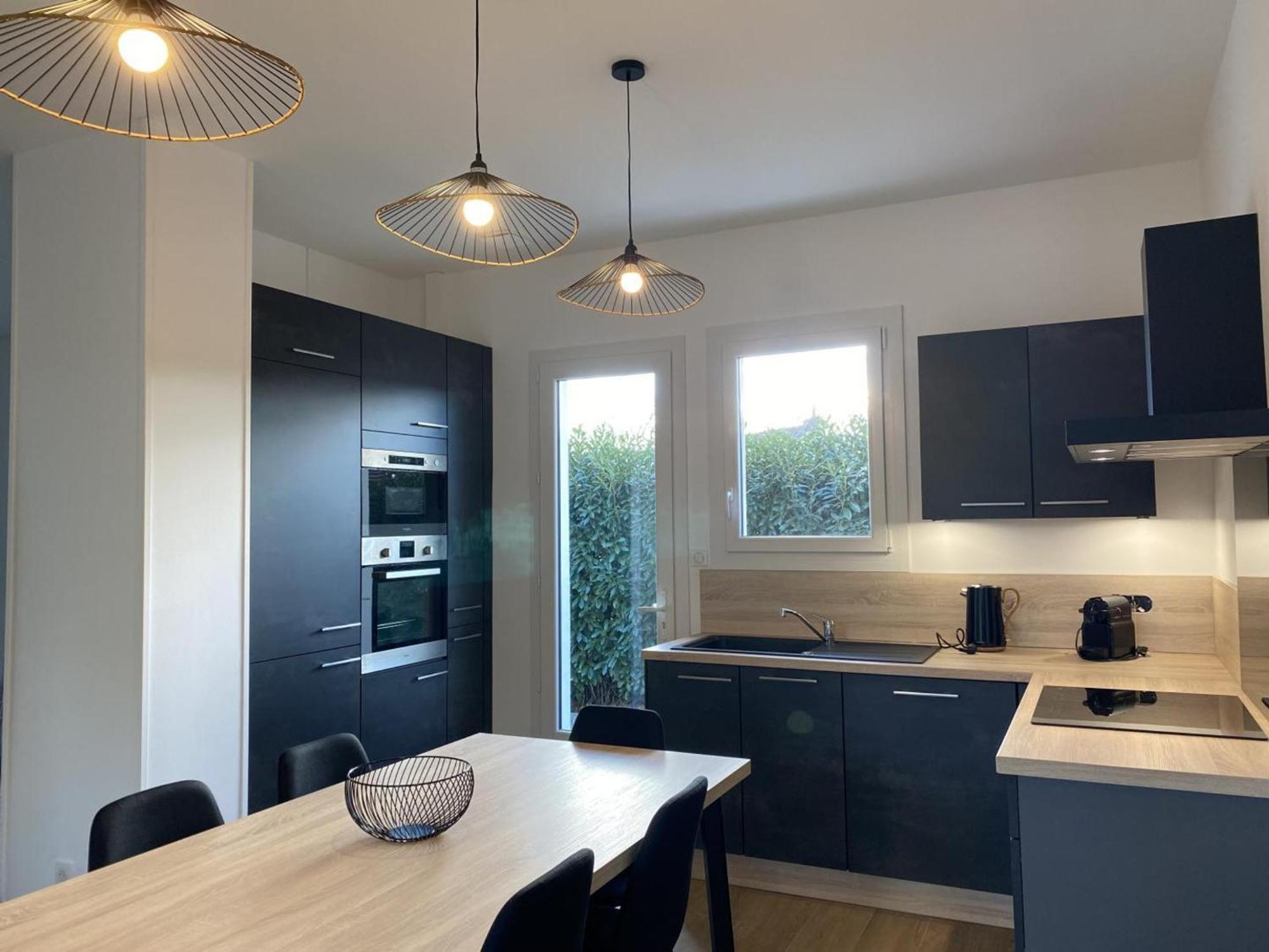 Pavillon Renove Avec Jardin Arbore, Proche Centre-ville, Veranda, Parking, Wifi, Ideal Familles - Fr-1-489-417 Holiday home Brout-Vernet